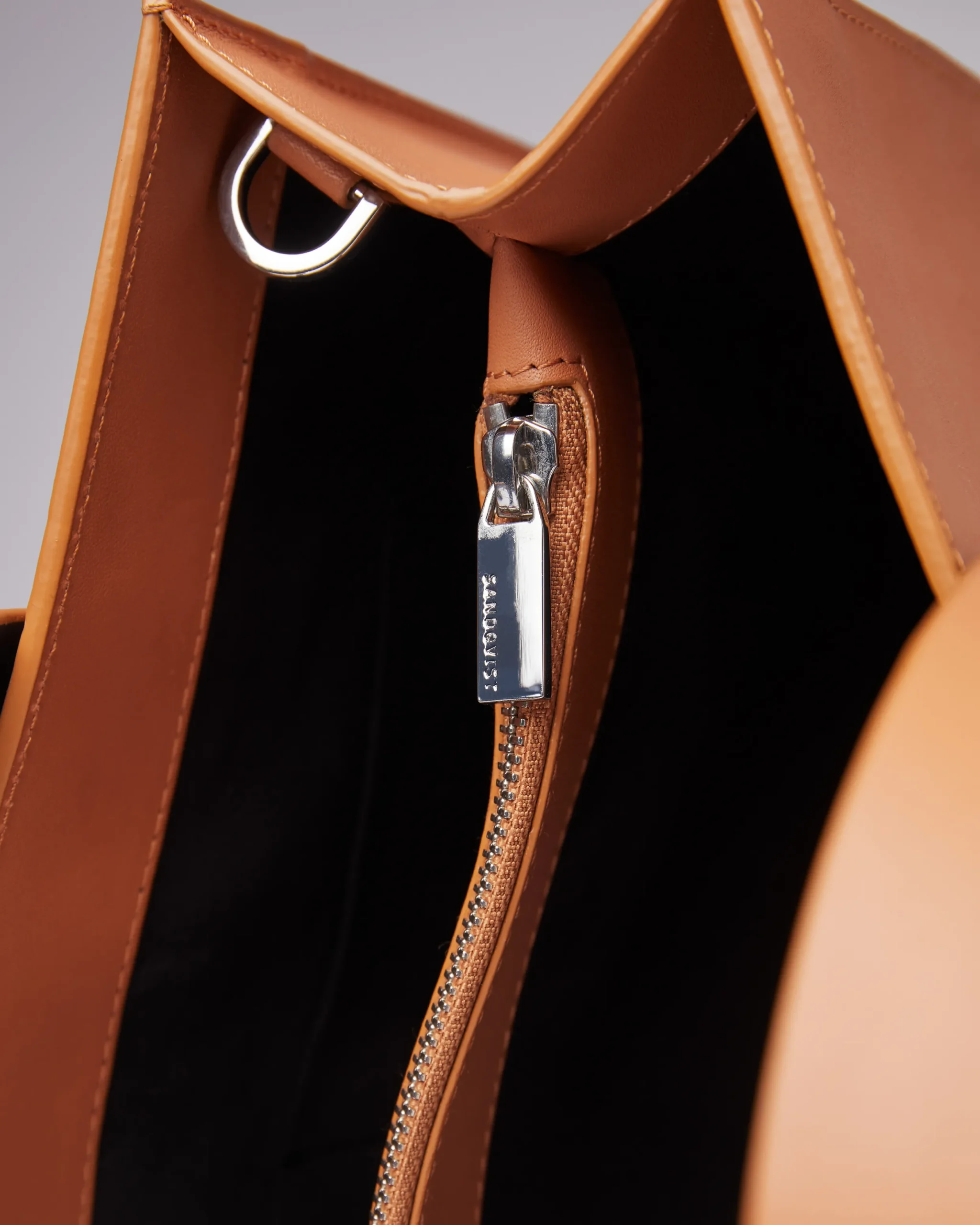 Edie Cuir